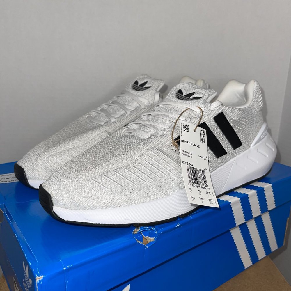 NEW MEN'S ADIDAS SWIFT RUN 22 RUNNING SHOES WHITE SIZE 10